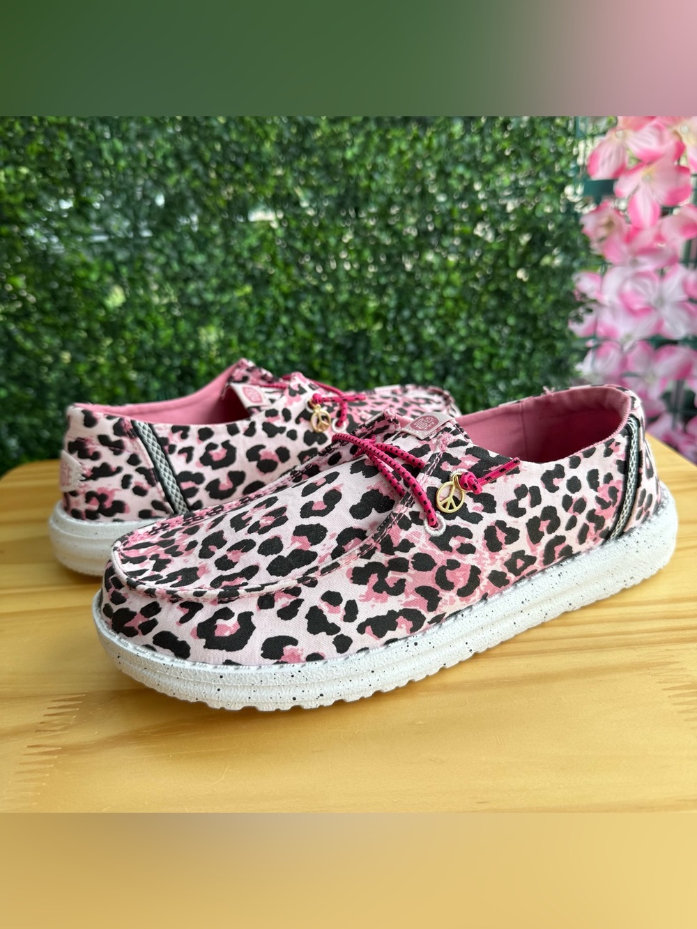 HEYDUDE Wendy Y Getaway Lace Pink Leopard Youth Size 6 Slip On Shoes NWT